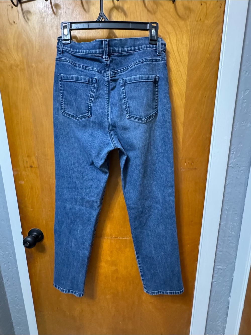 Gloria Vanderbilt Classic Straight-Leg Jeans in Blue Wash - Picture 2 of 3